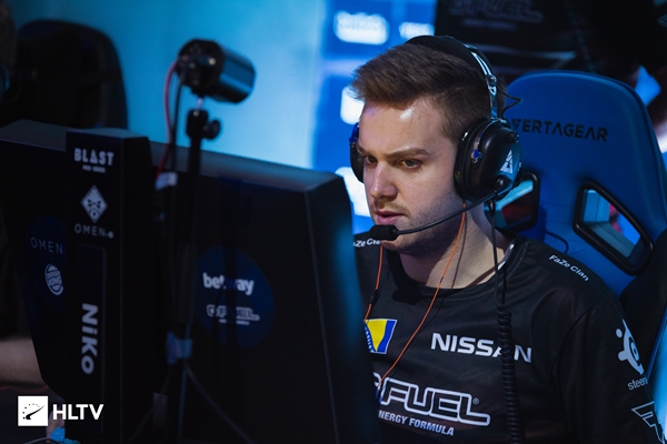 传闻：gla1ve可能成为 100 Thieves 的主教练；