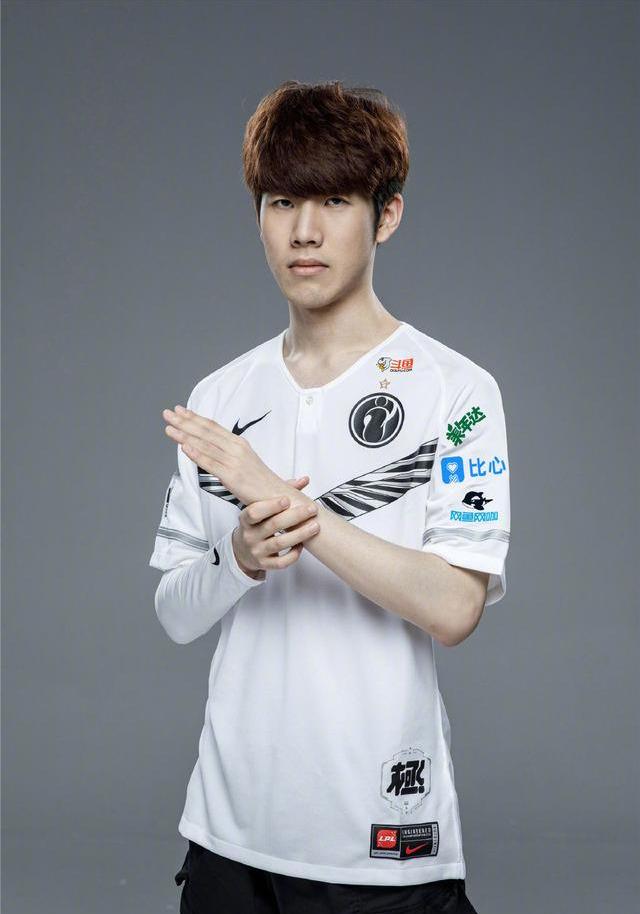 KT Rolster 击败 CTBC Flying Oyster 以进入 2025 年全球总决赛半决赛